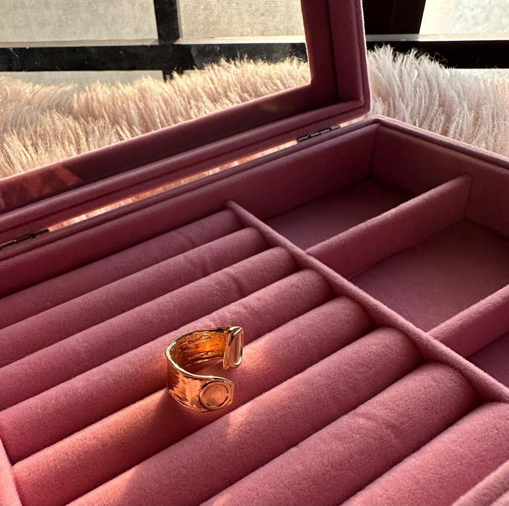 Golden Loop Luxe Ring