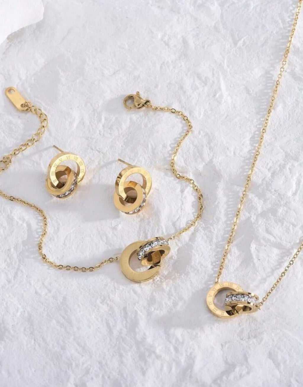 Interlock Jewelry Set